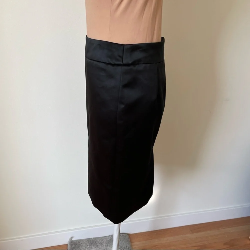 Armani Collezioni Black Satin Classic Short Pencil Skirt NWT Size US 2 EU 38